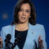 Kamala Harris, la vicepresidenta de EEUU, una historia de collares de perlas y Converse