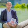 Jonathan Benito (escritor): «La sonrisa es el elemento de inteligencia social más grande»